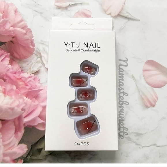 2/$16 Floral Press On Nails - Picture 12 of 14